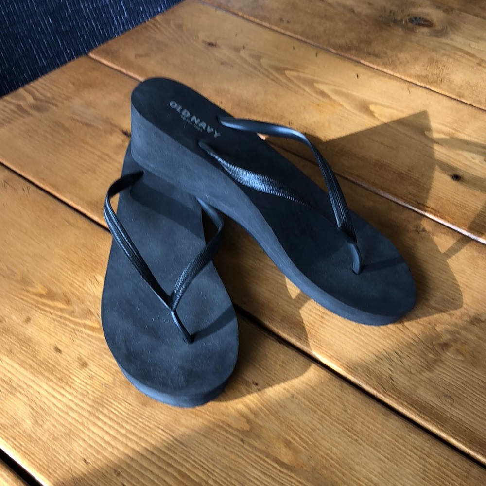 Y2K Old Navy Black Platform Flip Flops
